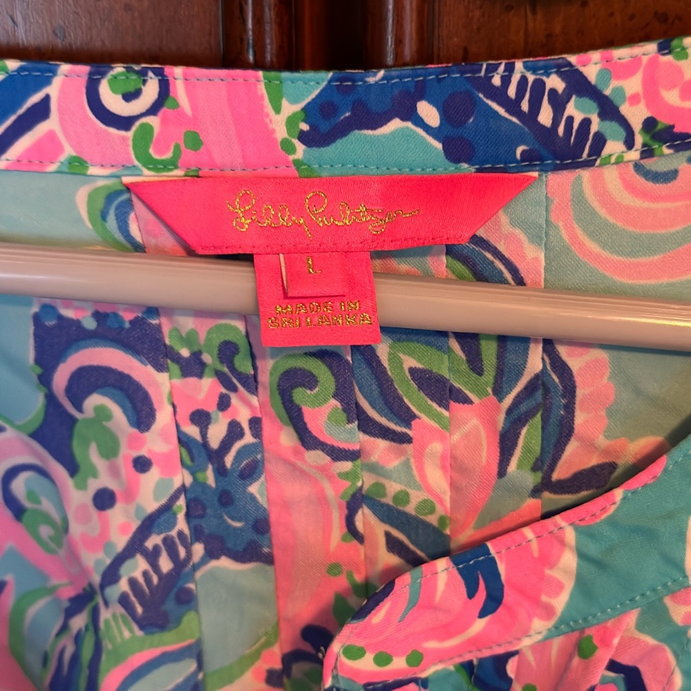 Lilly Pulitzer lileeze dress worn one time!  Size large.
